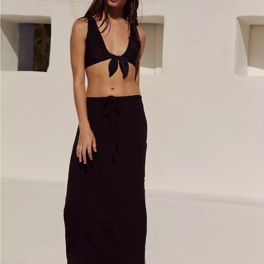 FREE PEOPLE Spotlight Skirt in black
